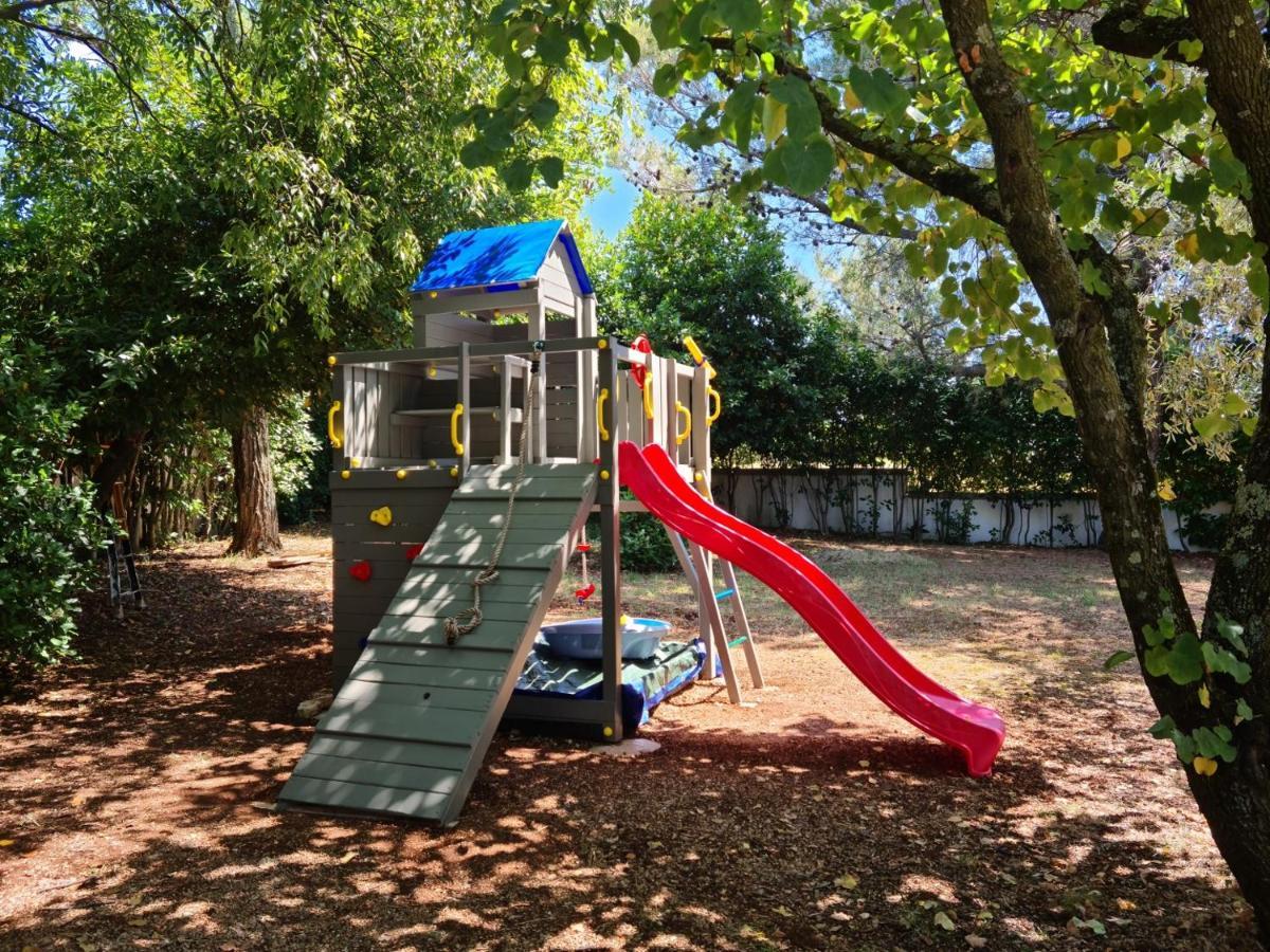 Villa Rosa With Yard And Children'S Playground Tar-Vabriga ภายนอก รูปภาพ
