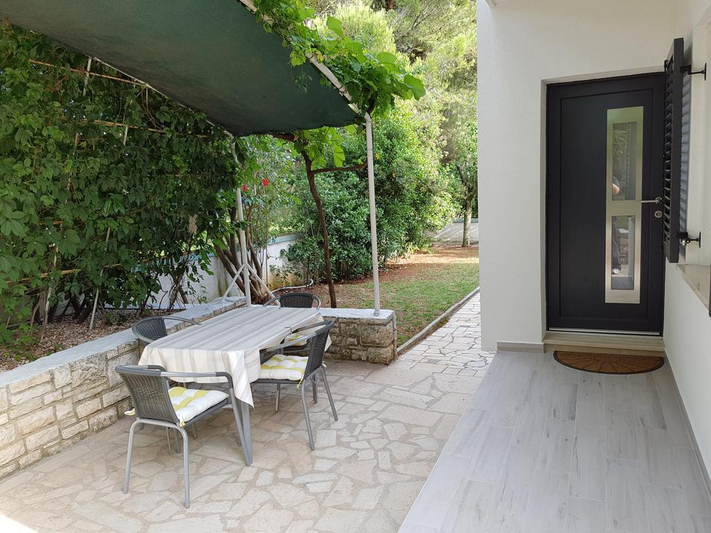 Villa Rosa With Yard And Children'S Playground Tar-Vabriga ภายนอก รูปภาพ