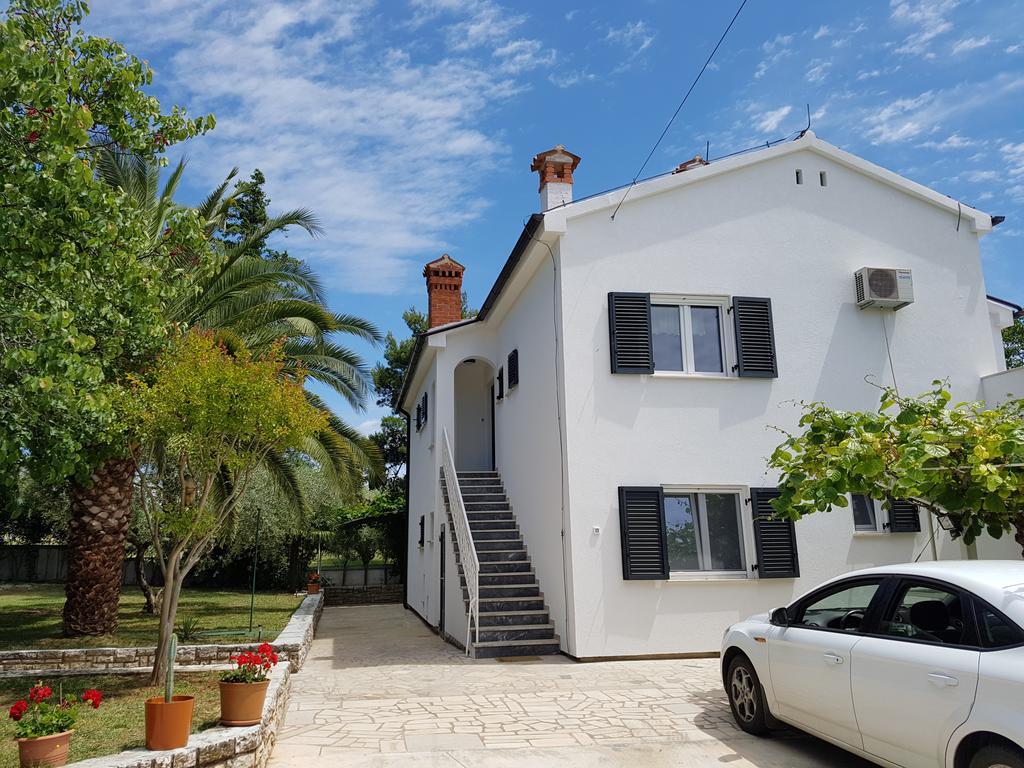 Villa Rosa With Yard And Children'S Playground Tar-Vabriga ภายนอก รูปภาพ