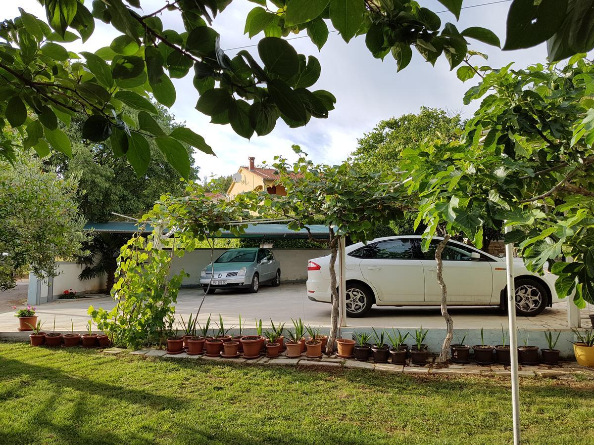 Villa Rosa With Yard And Children'S Playground Tar-Vabriga ภายนอก รูปภาพ